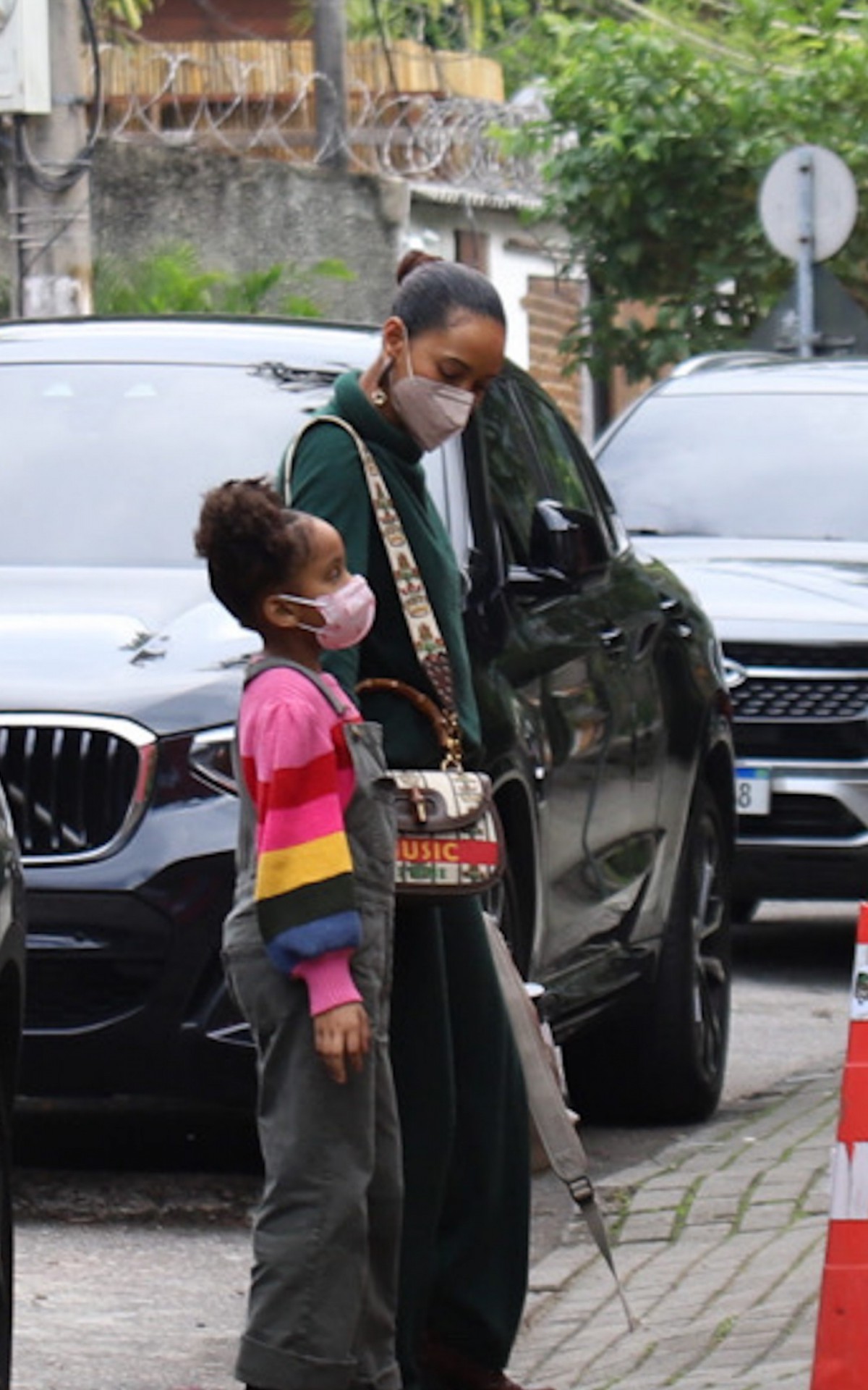 Ta&iacute;s Ara&uacute;jo e Maria Ant&ocirc;nia