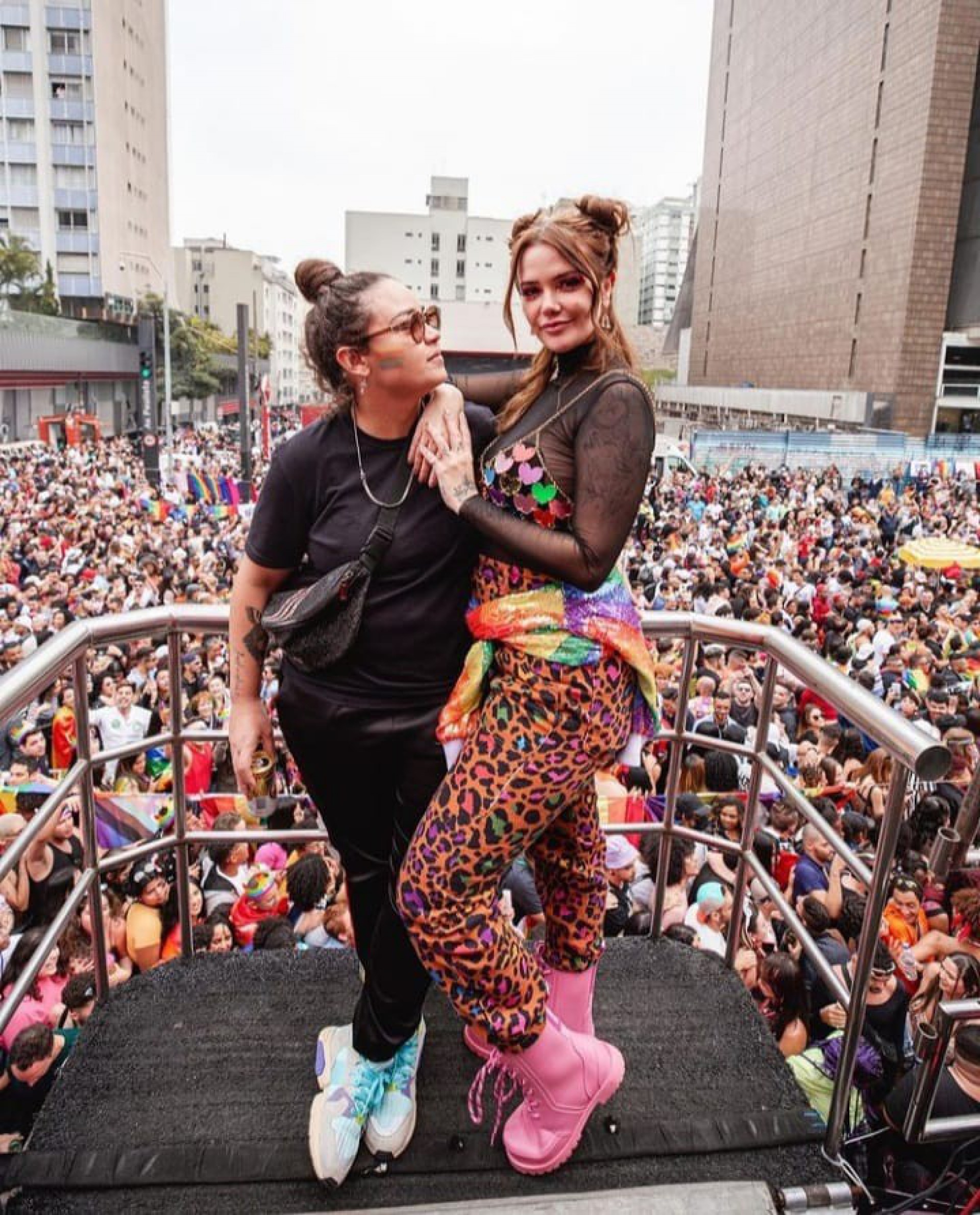 Marcela Mc Gowan e Luiza na Parada do Orgulho LGBTQIA+ - Reprodução/Instagram 