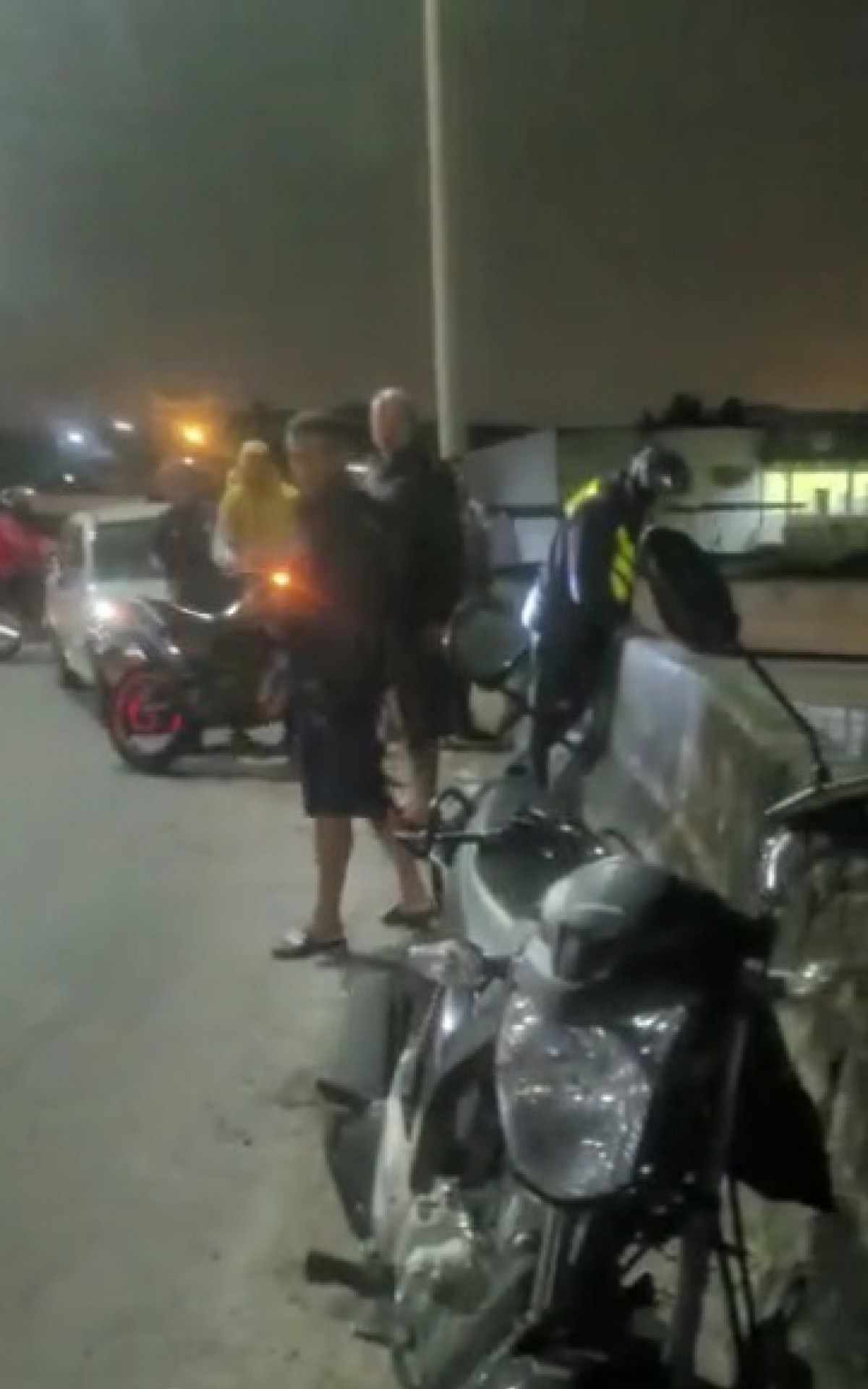 Motociclista caiu do viaduto ap&oacute;s bater em muro de prote&ccedil;&atilde;o