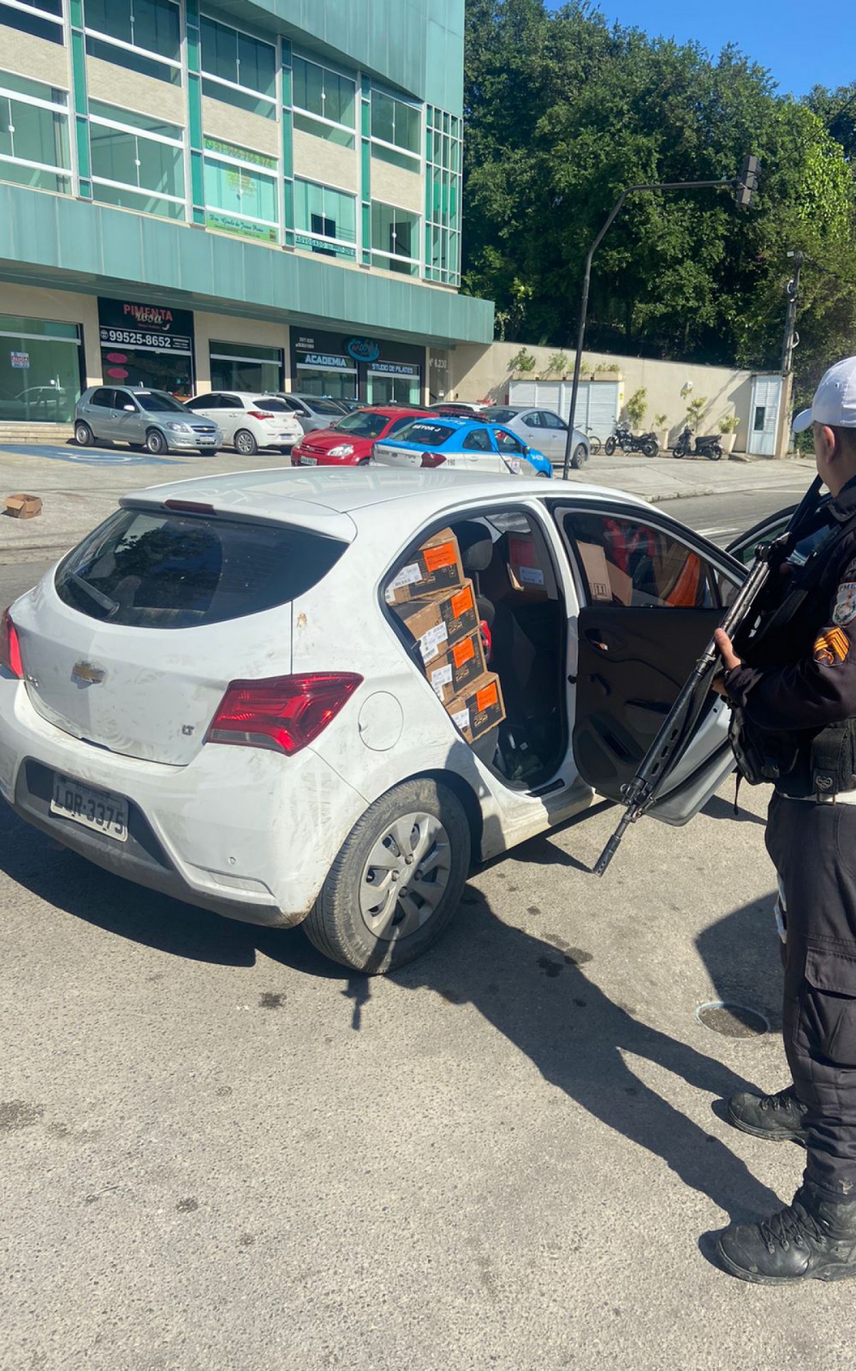 Carro recuperado por agentes do Batalh&atilde;o de Pol&iacute;cia Rodovi&aacute;ria (BPRv)