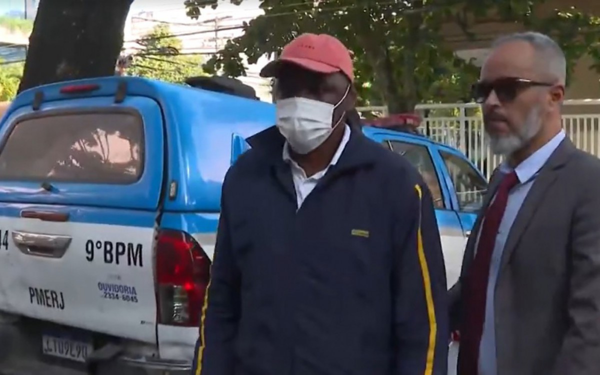 Eduardo Amaral Emiliano, de 39 anos, se entregou &agrave; pol&iacute;cia nesta segunda-feira