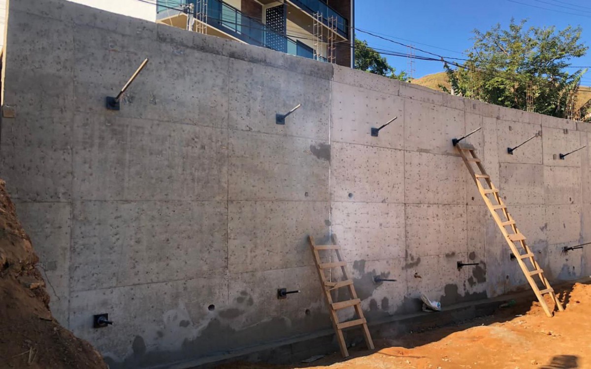 Obras come&ccedil;aram em tr&ecirc;s pontos da cidade