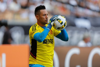 Diego Alves fala em tom de despedida do Flamengo: 'Possíveis últimos seis meses aqui'