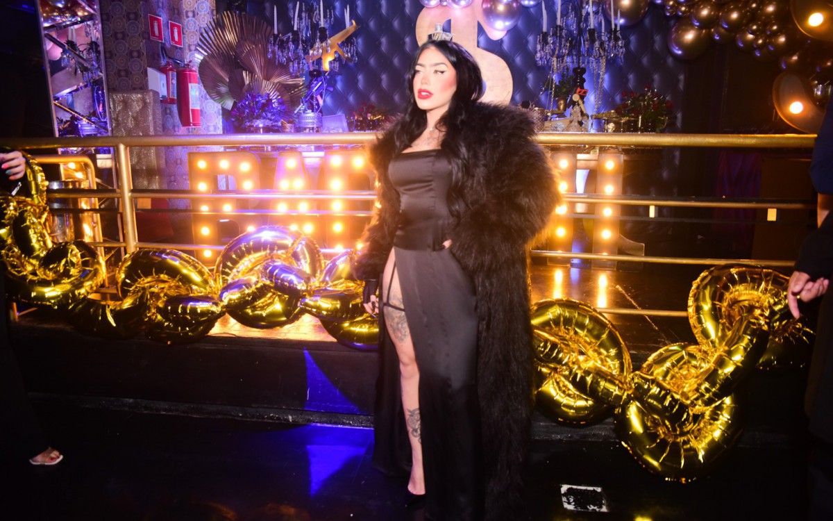 MC Mirella comemora anivers&aacute;rio com fest&atilde;o em boate de S&atilde;o Paulo