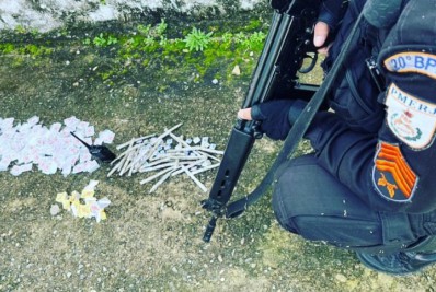 Polícia Militar prende traficante com drogas em Nilópolis