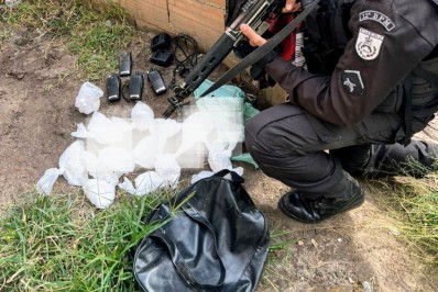 Tiroteio entre traficantes e Polícia Militar termina com drogas apreendidas em Inoã