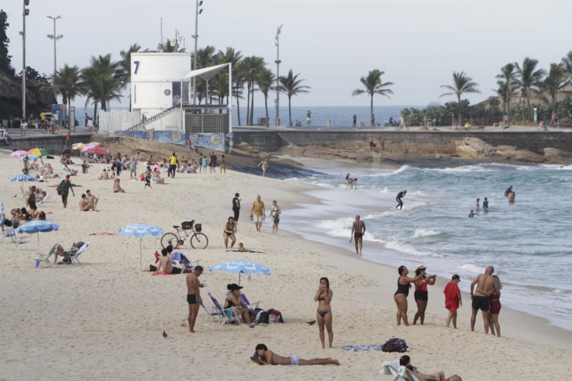 Praias ficam cheias às vésperas do inverno - Marcos Porto/ Agência O Dia
