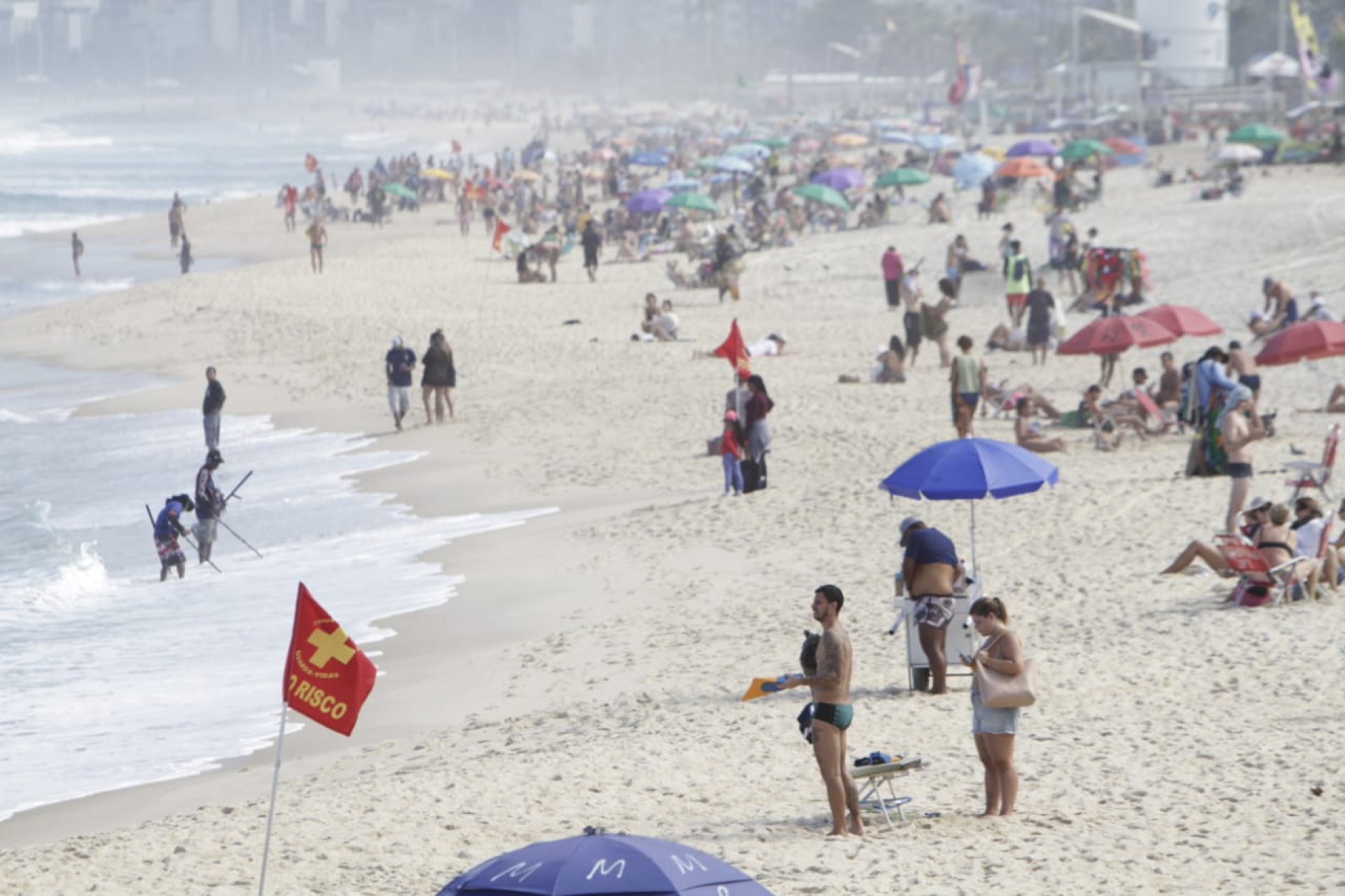 Mesmo com a chegada do inverno, praias não esvaziam  - Marcos Porto/ Agência O Dia