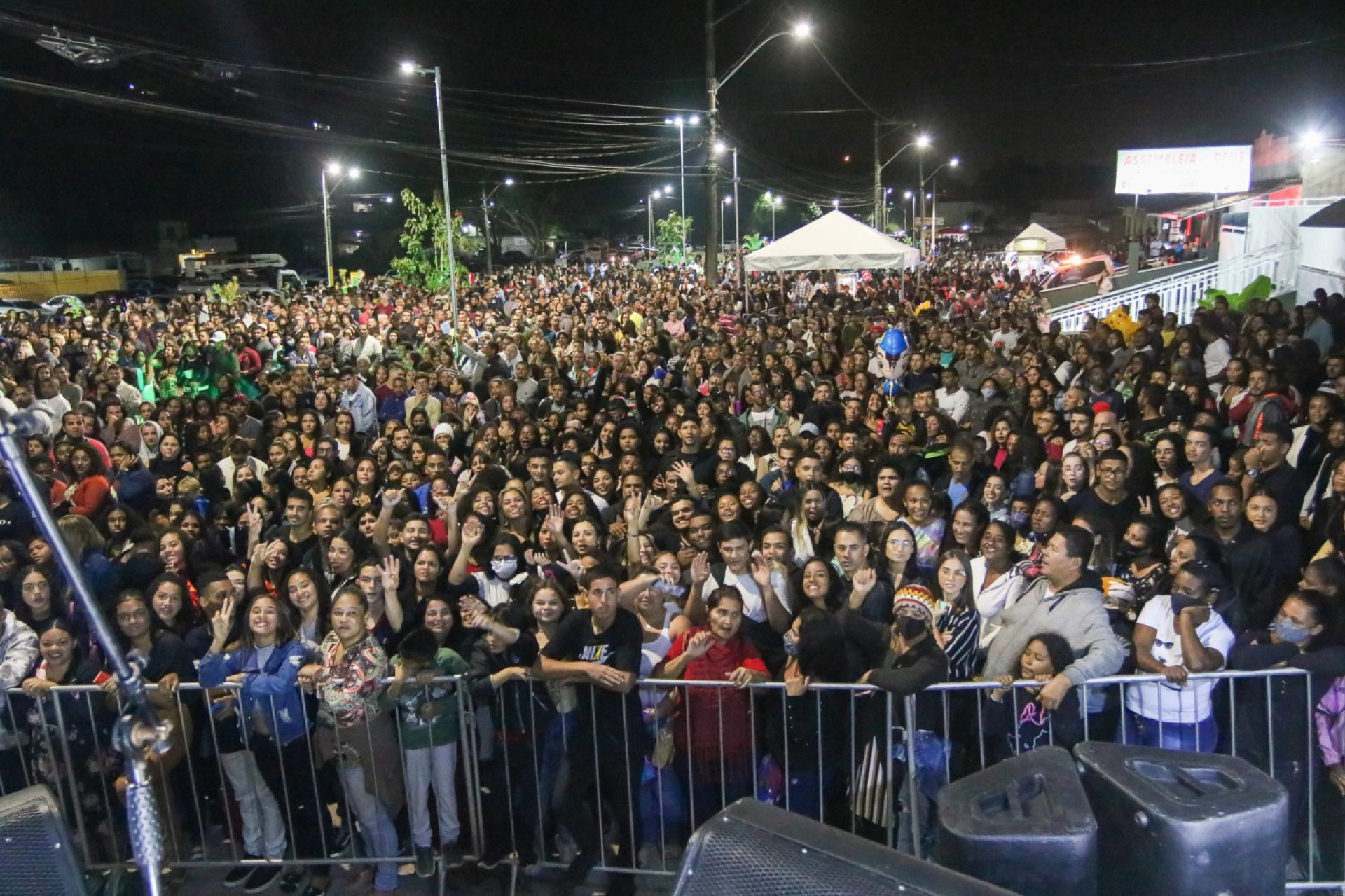Cantor Paulo Neto fez show na inauguração da nova praça de Saquarema - Divulgação/Prefeitura de Saquarema