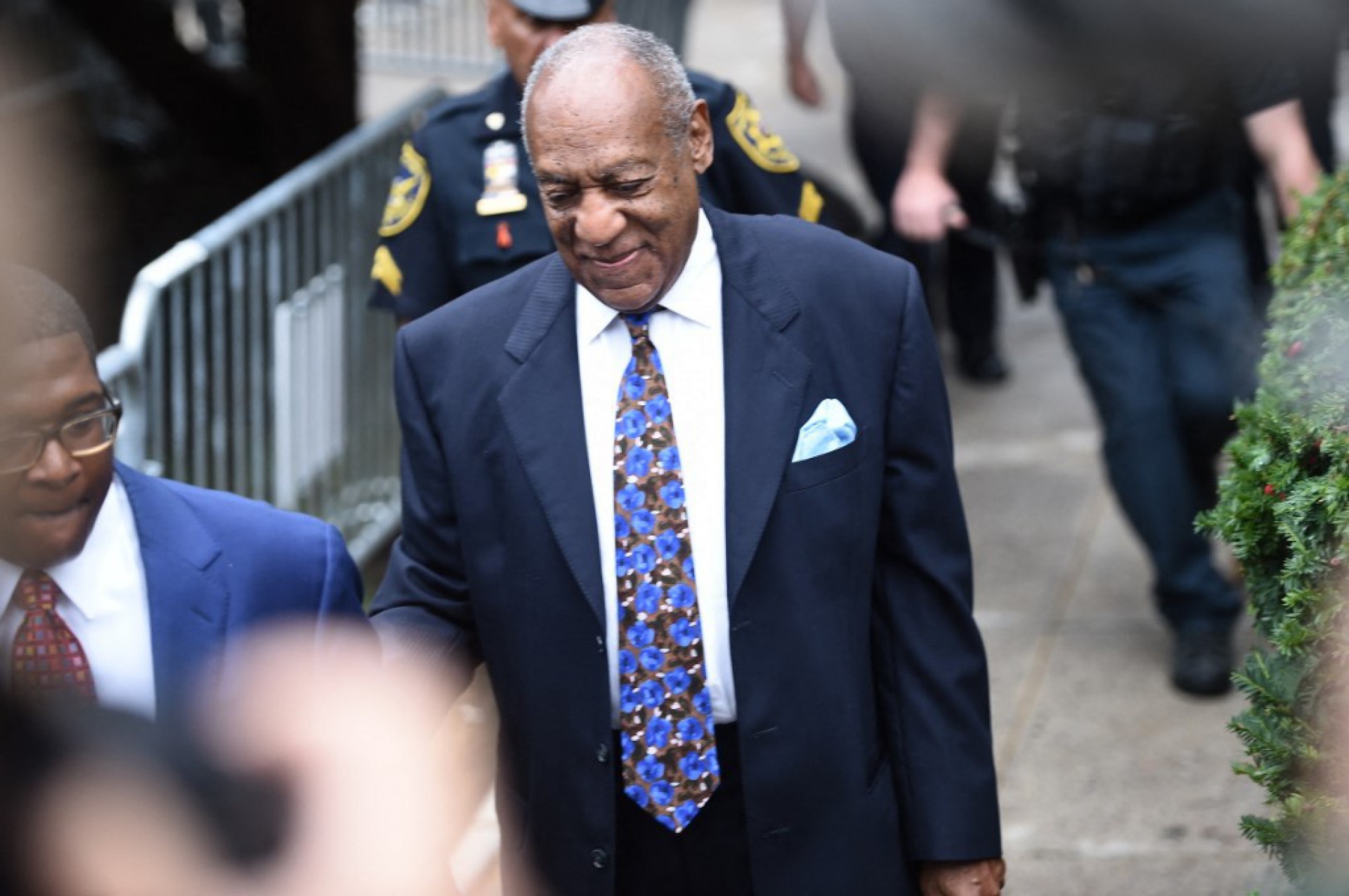 Bill Cosby é condenado de agressão sexual a adolescente em 1975 - AFP
