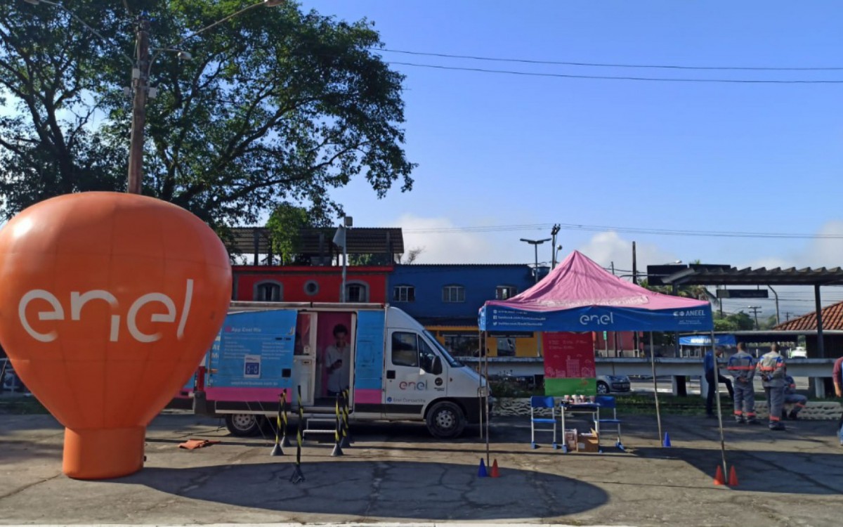 A empresa montou uma tenda com uma unidade m&oacute;vel para atender os clientes que queira emitir segunda via, parcelar d&iacute;vidas, solicitar outros servi&ccedil;os