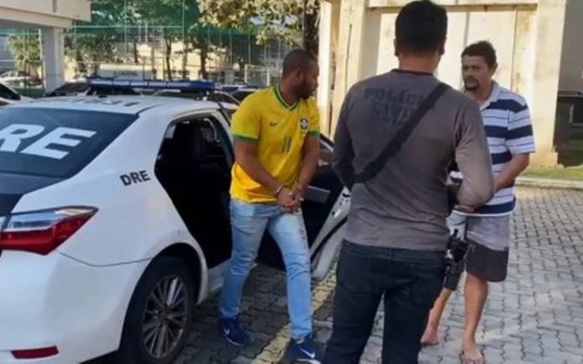 De acordo com os agentes da DRE, o material com origem de S&atilde;o Paulo, seria para abastecer a Comunidade do Guandu, em Japeri