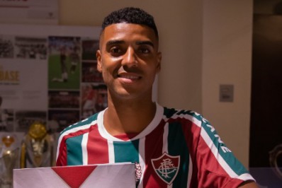 Presente na vitória do Fluminense sobre o Cruzeiro, Alan admite ansiedade para reestreia