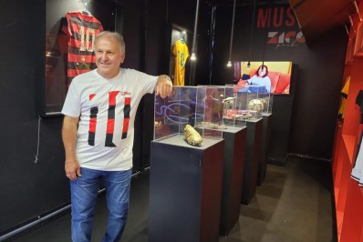 Ídolo do Flamengo, Zico se rende ao futebol de Pedro: 'Não tem centroavante melhor no Brasil'