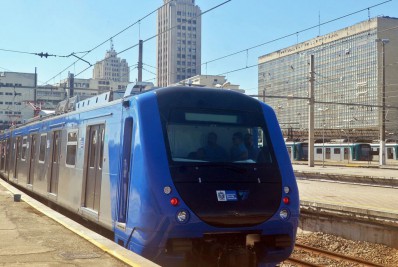 Pelo segundo dia seguido, trens da SuperVia circulam com intervalos irregulares