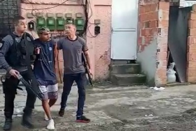 Homem acusado de envolvimento na morte de policial civil aposentado é preso