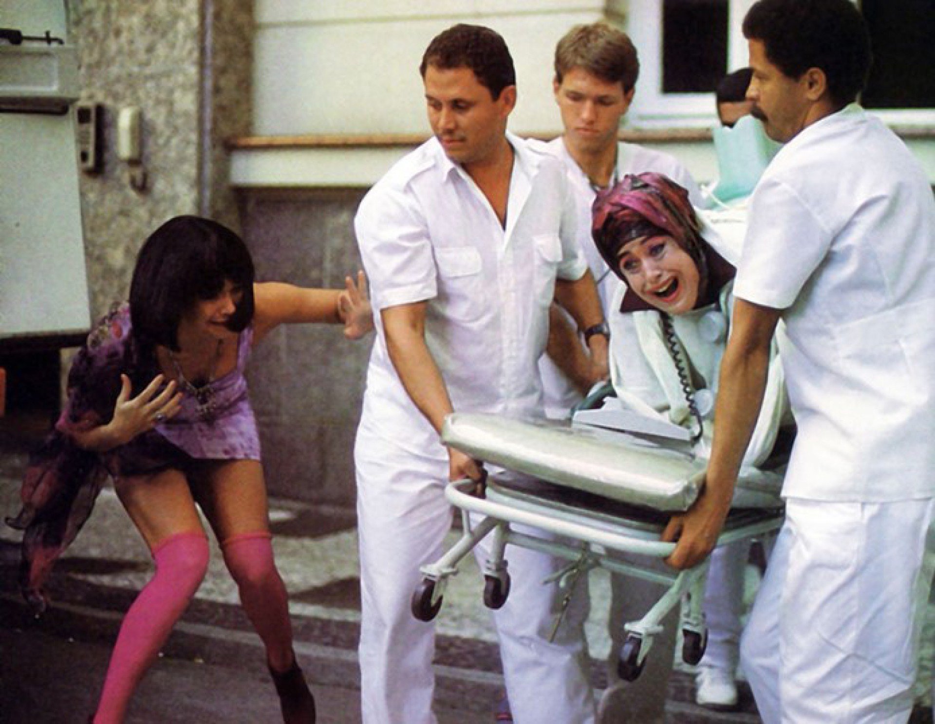 Marilu Bueno na icônica cena do banheiro no filme 'Lua de Cristal', em 1990 - Reprodução