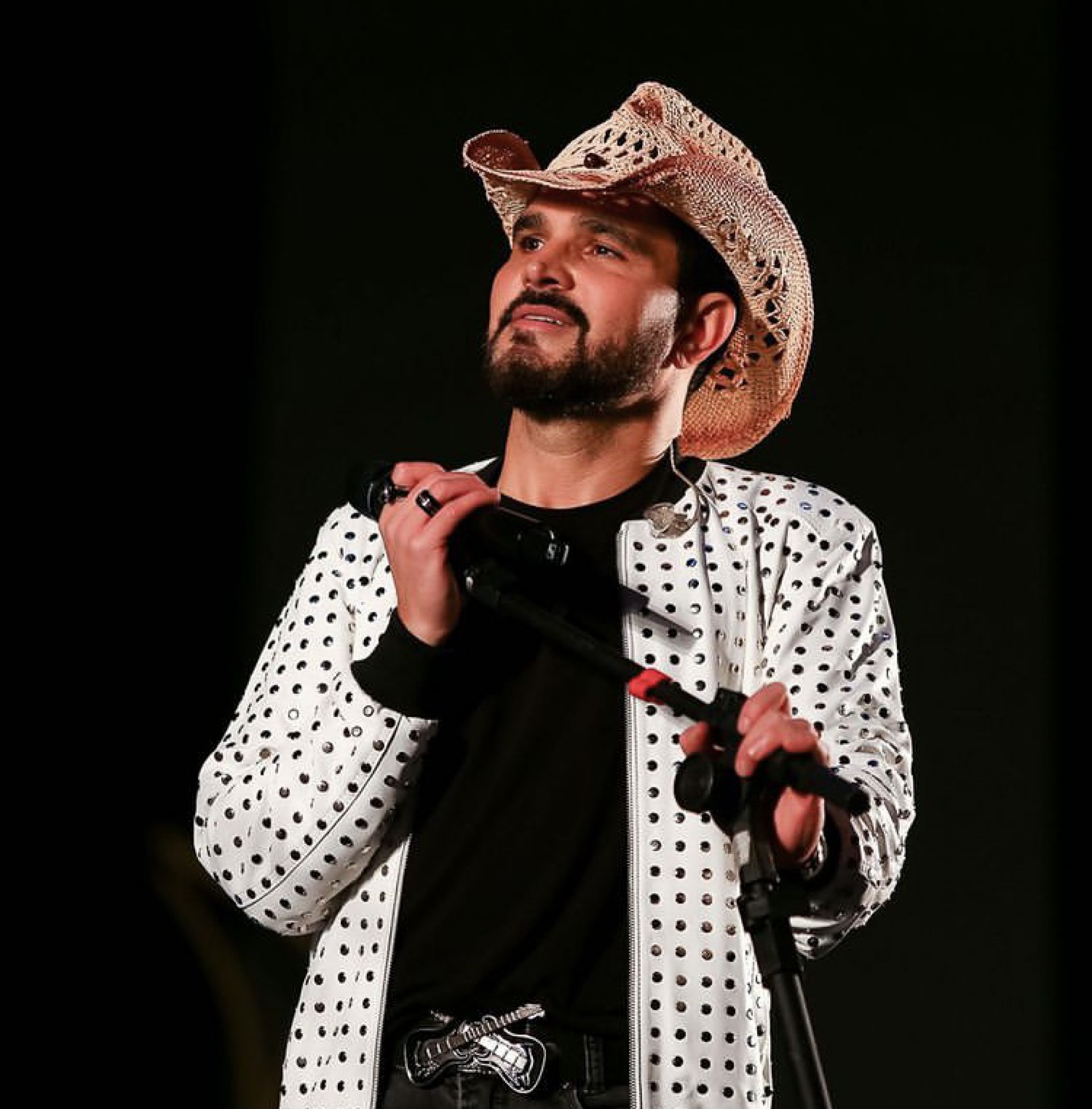 Luciano Camargo afirma que sofreu 'cancelamento' por trocar de g&ecirc;nero musical - Reprodu&ccedil;&atilde;o / Instagram