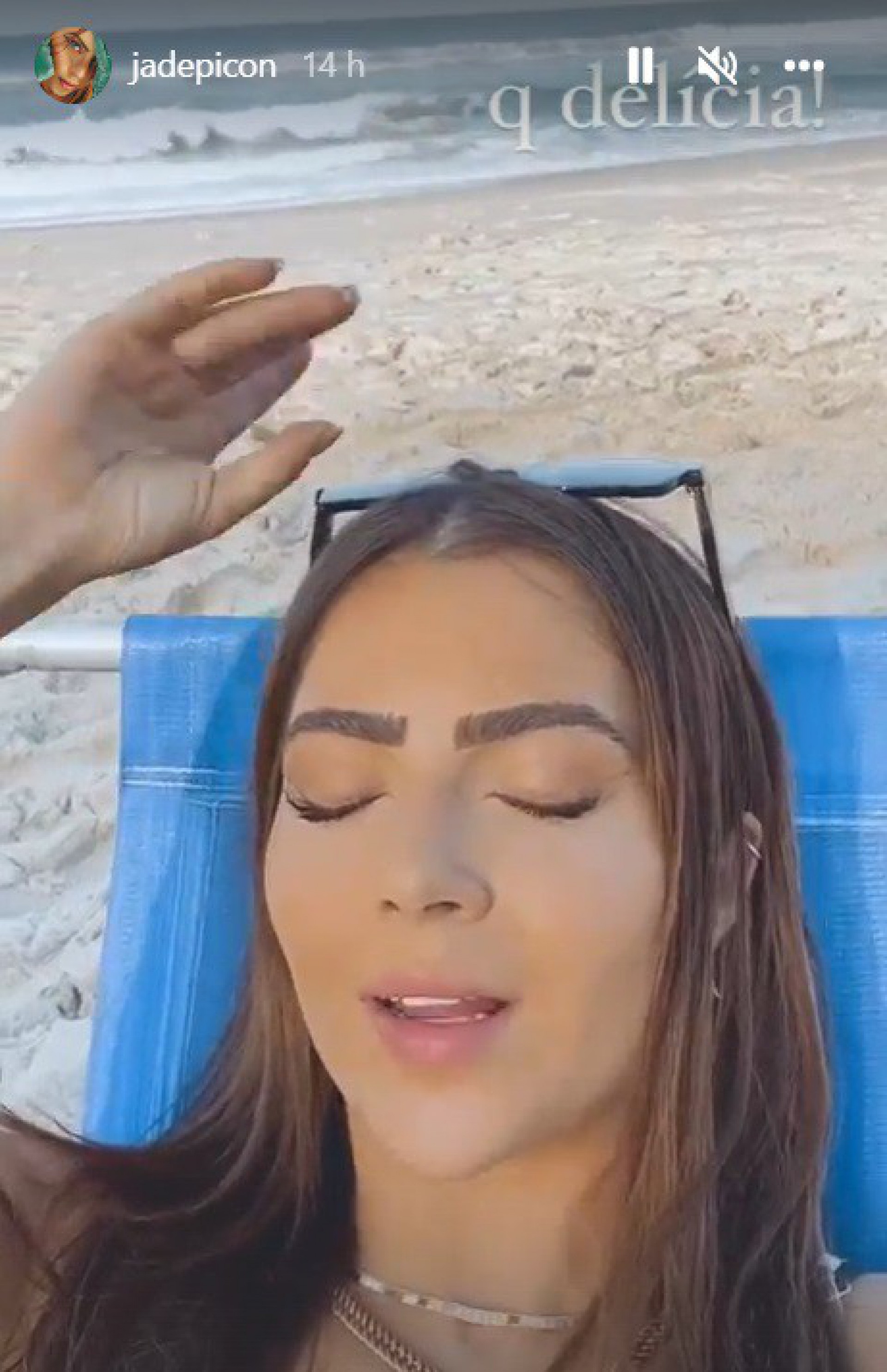 Jade Picon curte dia de folga na praia - Reprodução Internet