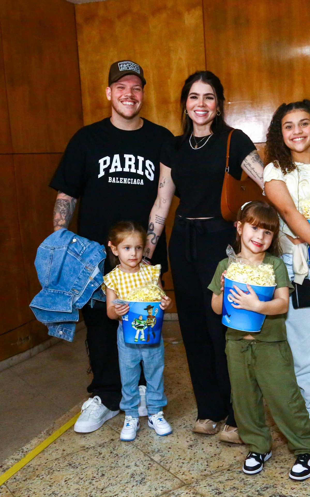 Ferrugem e a mulher, Thais Vasconcelos