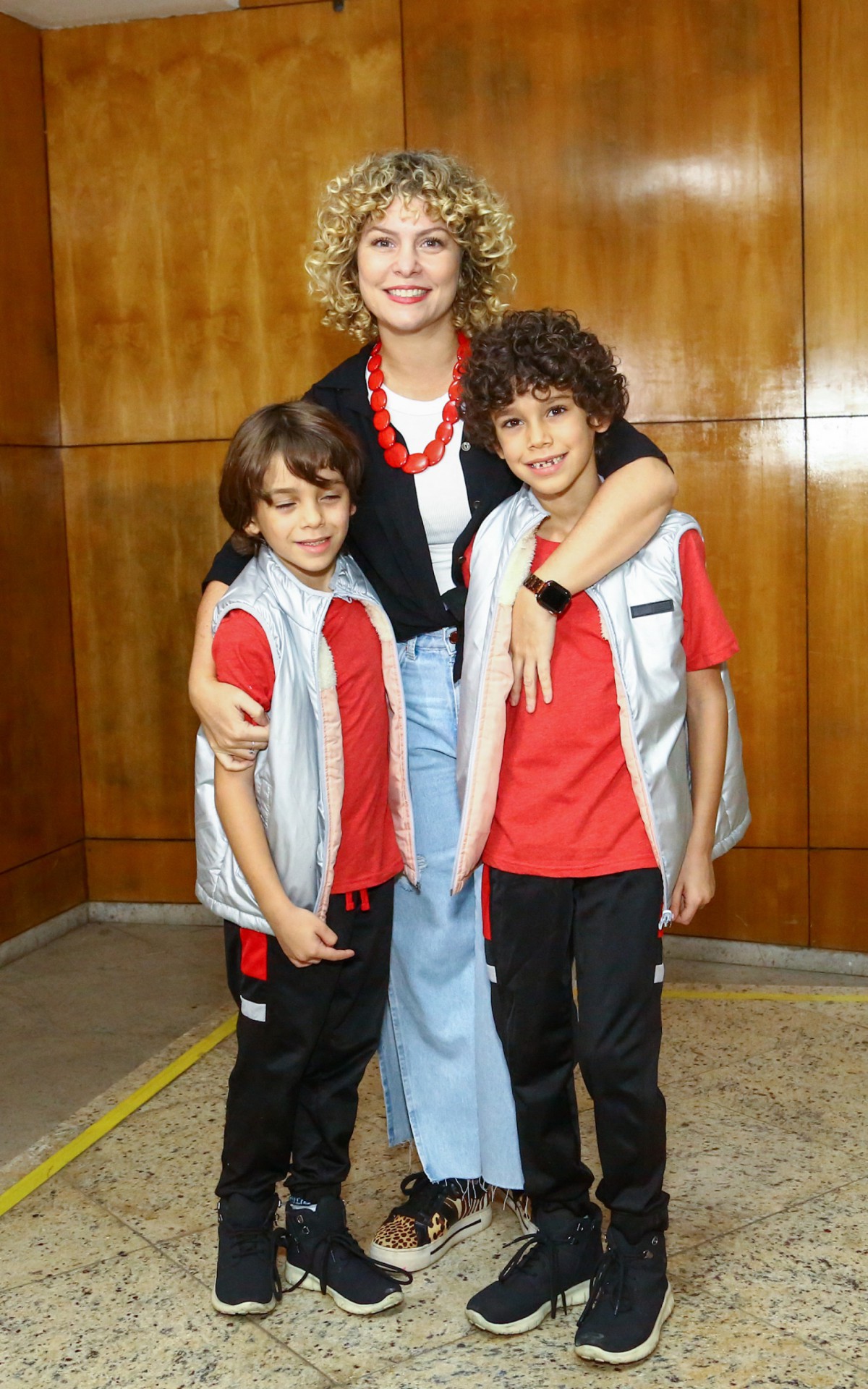 B&aacute;rbara Borges e os filhos