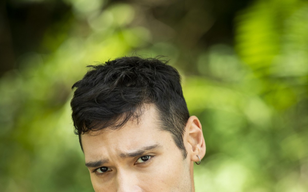 Bruno Fagundes d&aacute; vida ao core&oacute;grafo Renan, em 'Cara e Coragem'