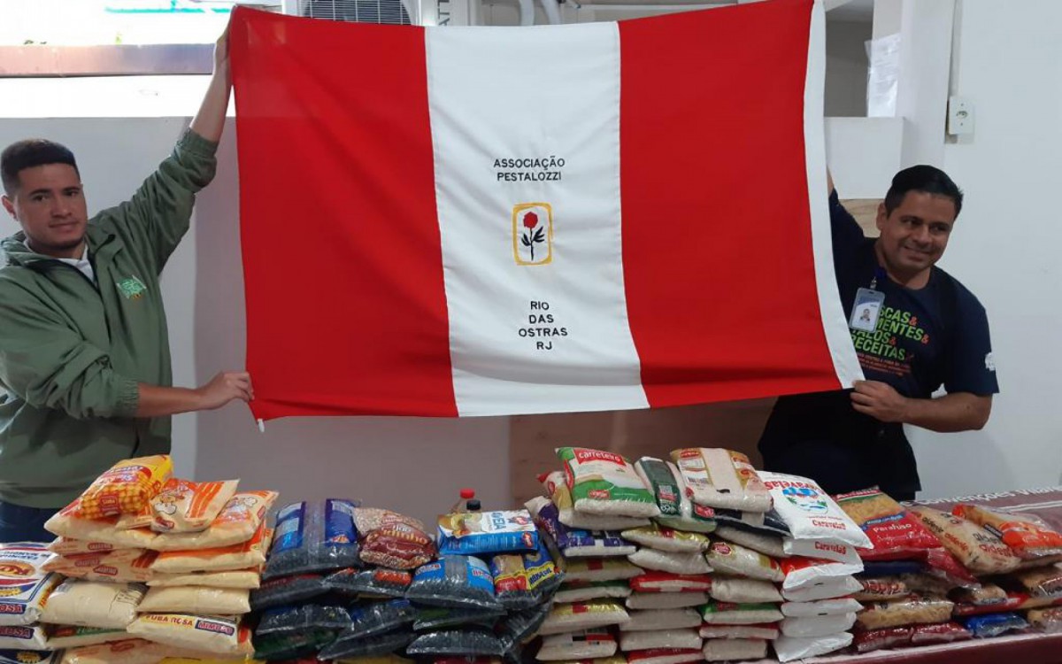 Doa&ccedil;&atilde;o de alimentos arrecadados no Festival de Jazz