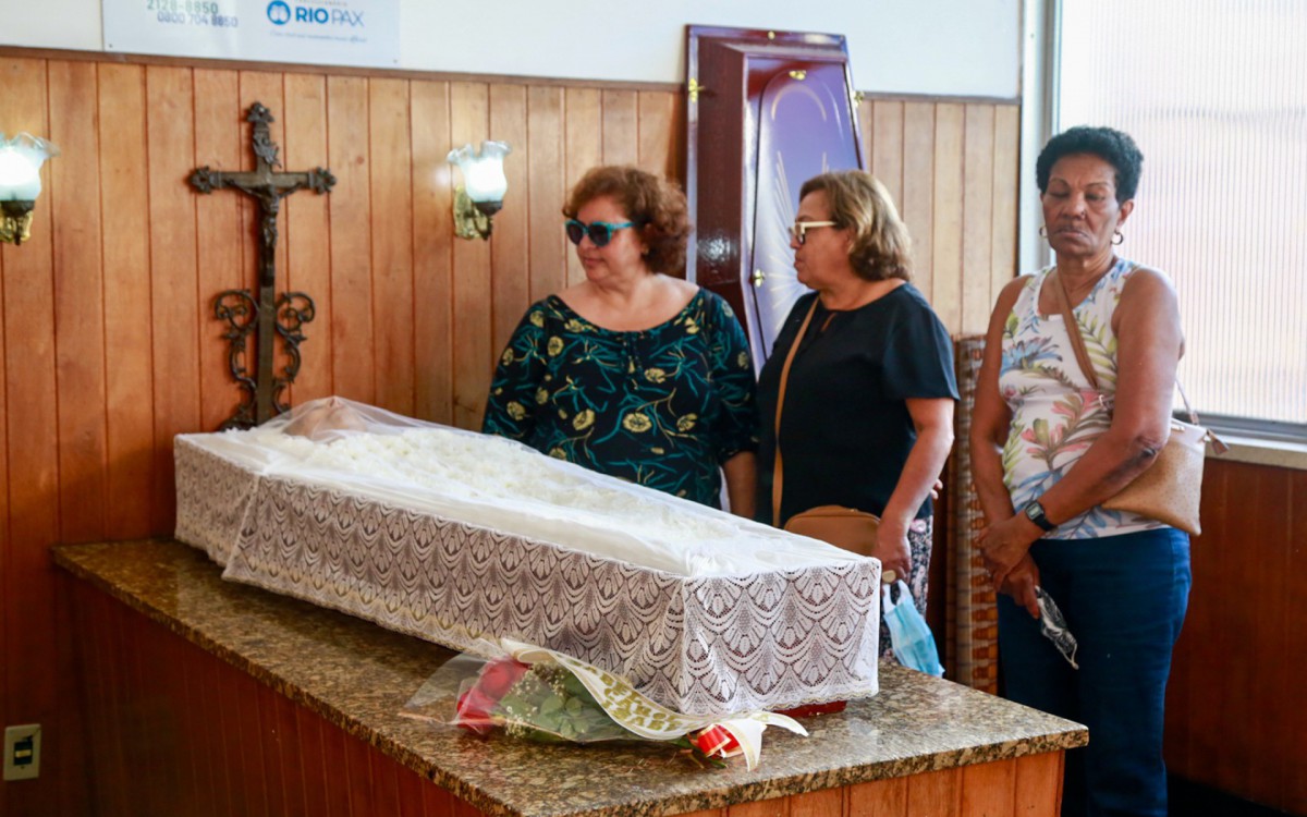 Corpo de Marilu Bueno foi velado por amigos, fãs e familiares nesta quinta-feira, na Zona Sul do Rio - Victor Chapetta / Ag. News