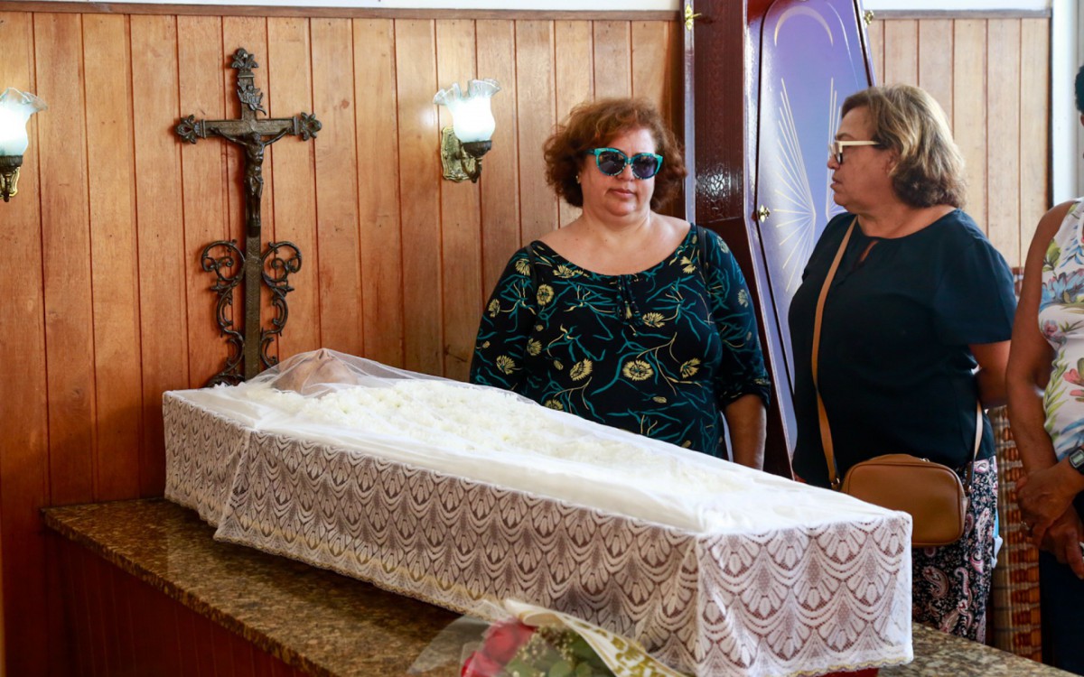 Corpo de Marilu Bueno foi velado por amigos, fãs e familiares nesta quinta-feira, na Zona Sul do Rio - Victor Chapetta / Ag. News