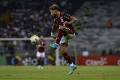 Gabigol promete 'inferno' no Rio e Hulk rebate atacante do Flamengo: 'Não tem menino'