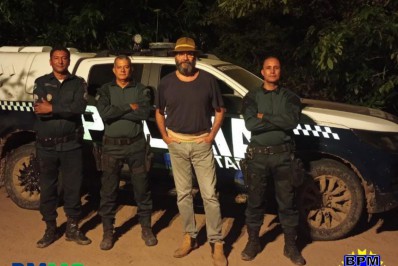 Após ser parado em blitz, Almir Sater é tietado por policiais