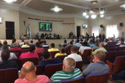 Wladimir encaminha à Câmara projetos de lei que beneficiam os servidores da prefeitura