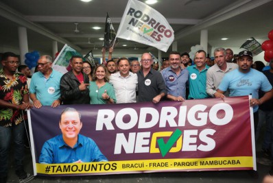 Em Angra, Rodrigo Neves é recebido por metalúrgicos e comerciantes