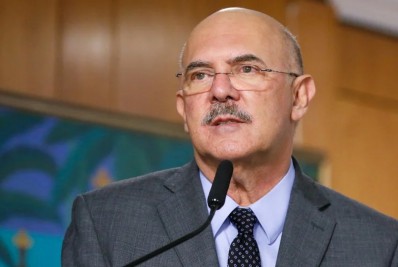 Em ligação à mulher, Milton Ribeiro disse que estava sendo 'muito bem tratado' pela PF