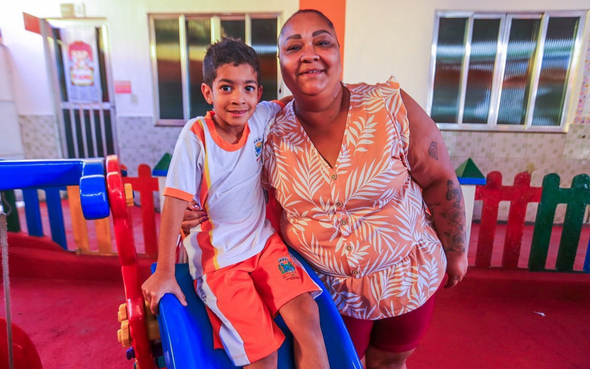 F&aacute;bia Regina j&aacute; fez a matr&iacute;cula do filho Kallebe Santos na Escola Municipal Malvino Jos&eacute; de Miranda