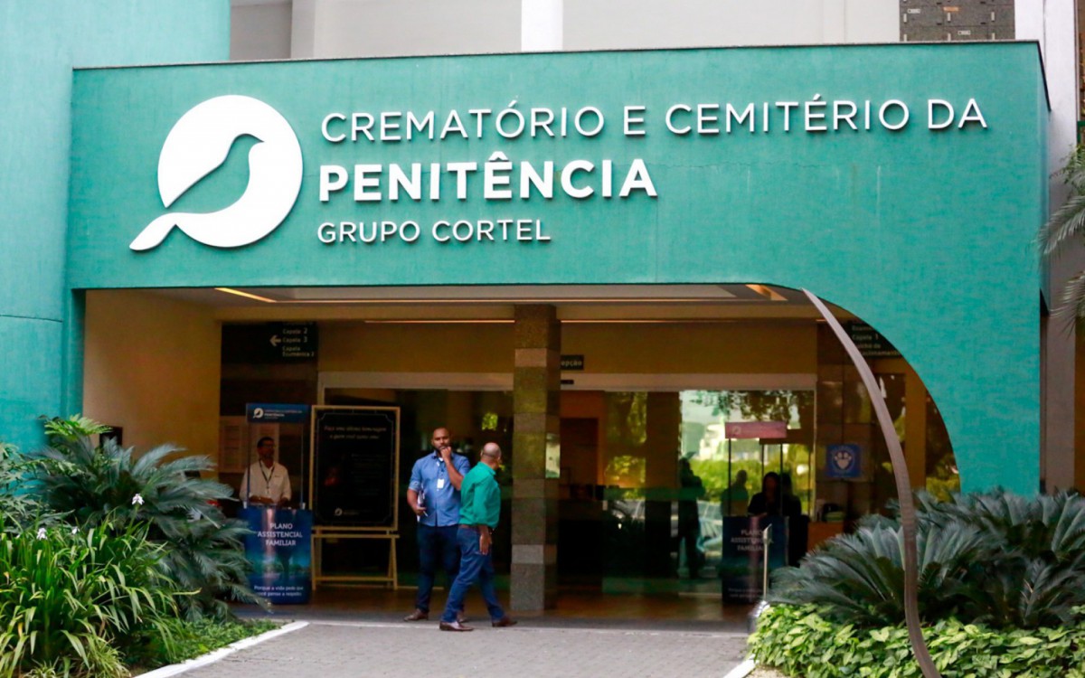 O corpo de Danuza Leão foi velado e cremado em cerimônia restrita no Caju - Victor Chapetta -  Ag. News