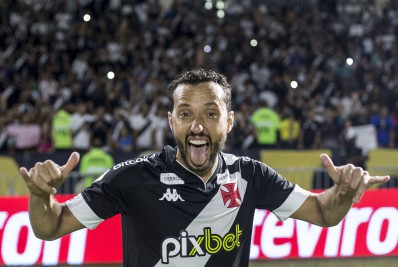 Nenê faz cursos na CBF por cargo no Vasco enquanto não define futuro