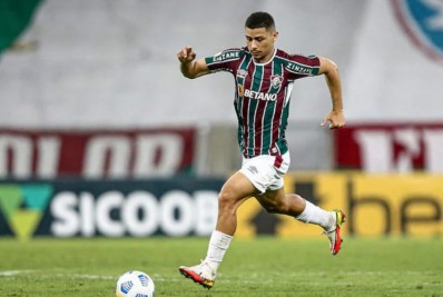 André vibra com renovação no Fluminense e paternidade: 'Momento mais feliz da minha vida'