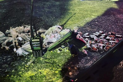 PM apreende pistola e drogas em ação com traficante preso em Nilópolis