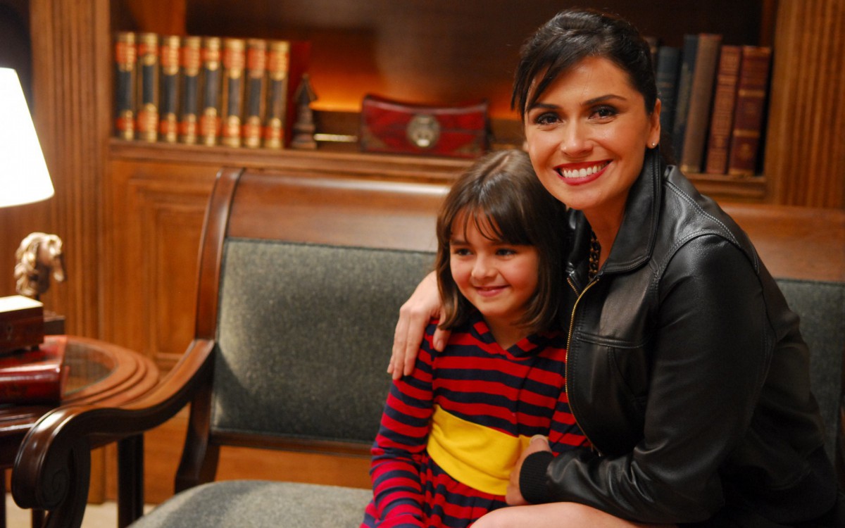 Klara Castanho contracenou com Giovanna Antonelli em 'Viver a Vida', de 2010 - TV Globo / Marcio de Souza