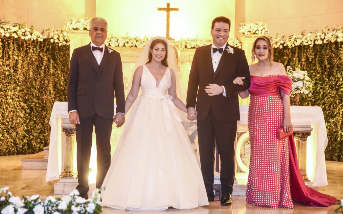 Jorge Abr&atilde;o, filho de S&ocirc;nia Abr&atilde;o, se casa com Isabella Morais em S&atilde;o Paulo