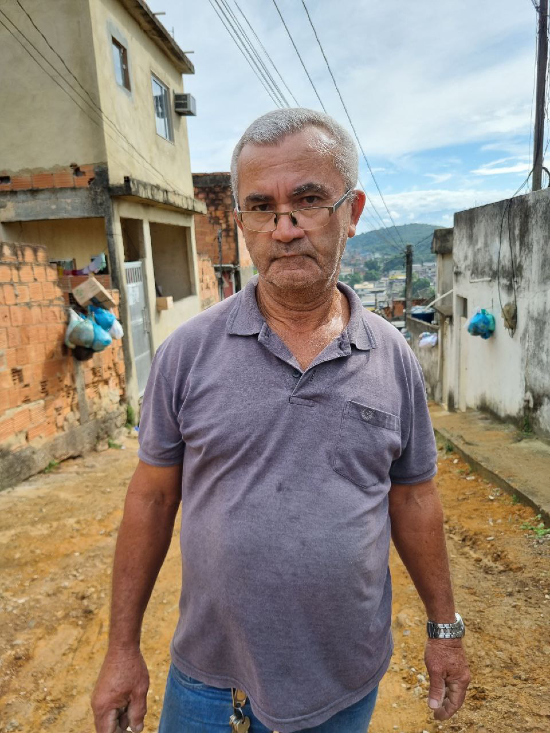 Roberto Felipe, morador do bairro há 40 anos, disse que o abastecimento na localidade sempre foi difícil - Divulgação