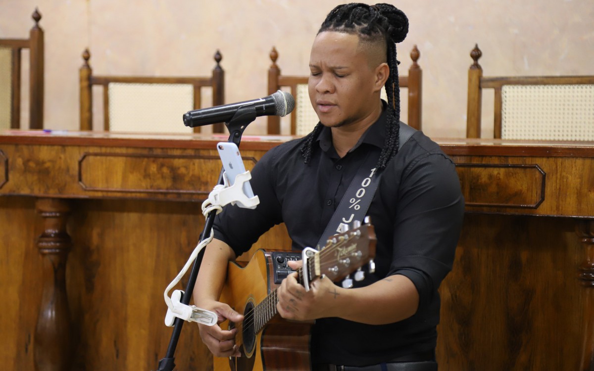 C&acirc;mara de Caxias concede mo&ccedil;&otilde;es - Art V&iacute;deo/ Victor Hugo/Divulga&ccedil;&atilde;o