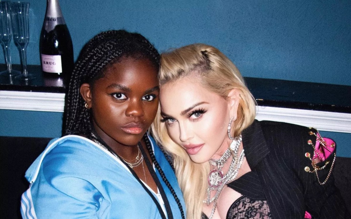 Madonna e a filha, Mercy James