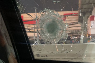 'Está tudo muito perigoso na rua', diz vereador que teve carro alvejado