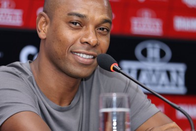 Fernandinho, ex-Manchester City, é anunciado por clube da Série A do Brasileirão