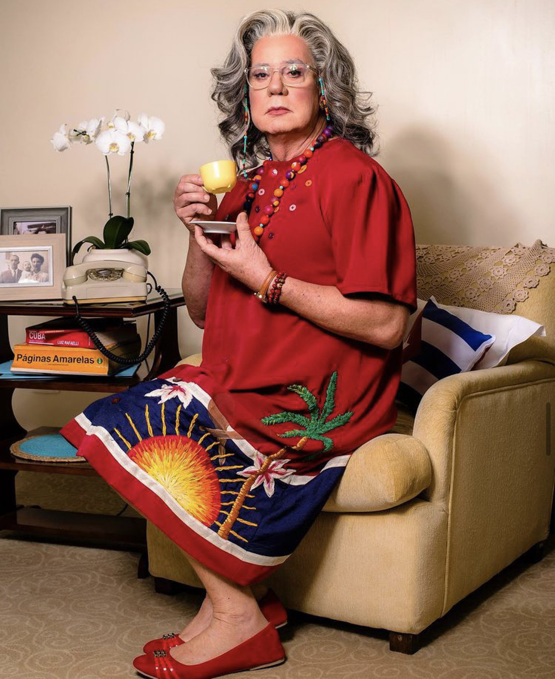 Luiz Fernando Guimarães como Dona Vera, na peça 'Ponto a Ponto' - Reprodução / Instagram