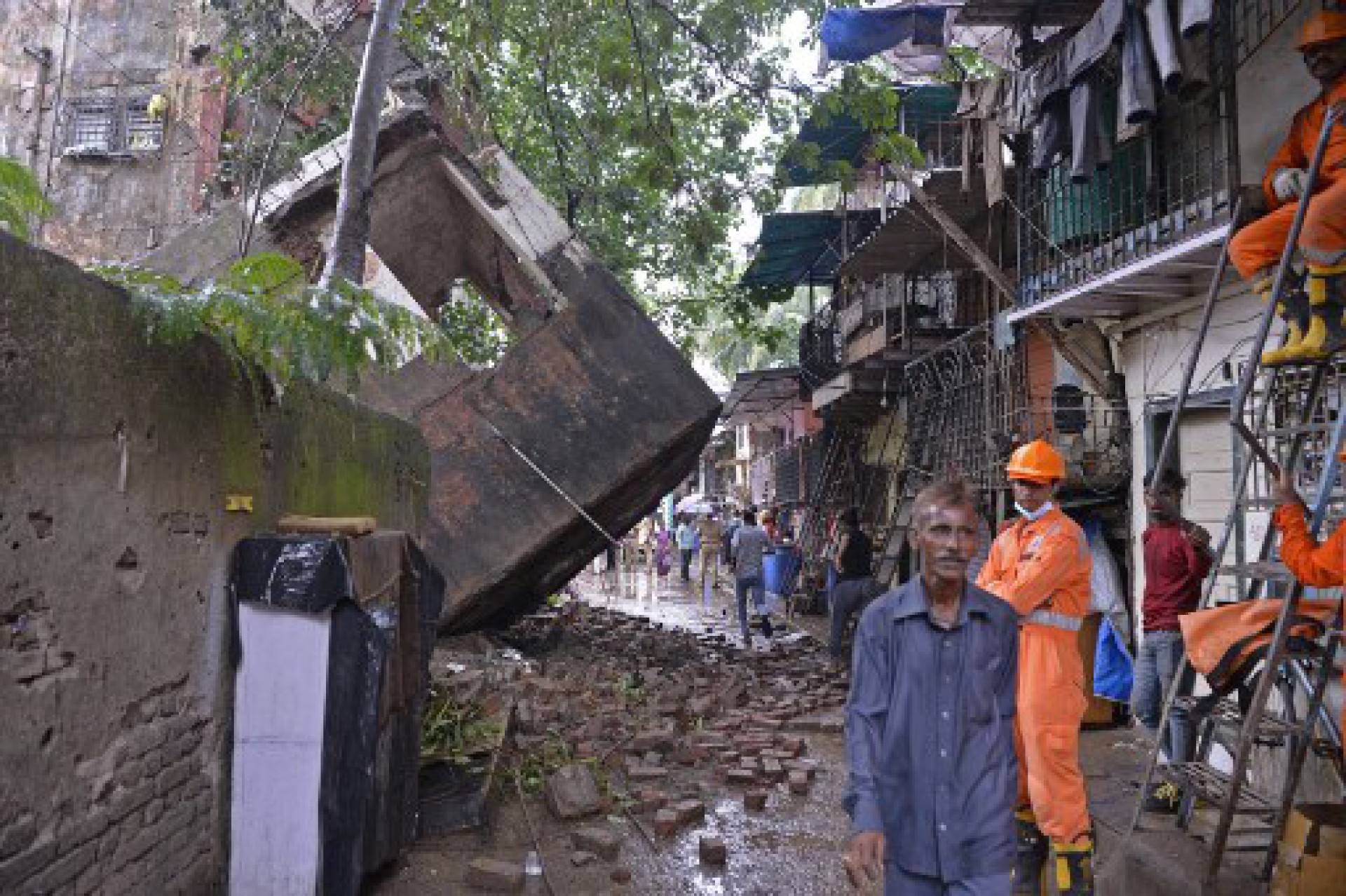 Desabamento de prédio na Índia mata ao menos 19 pessoas - AFP