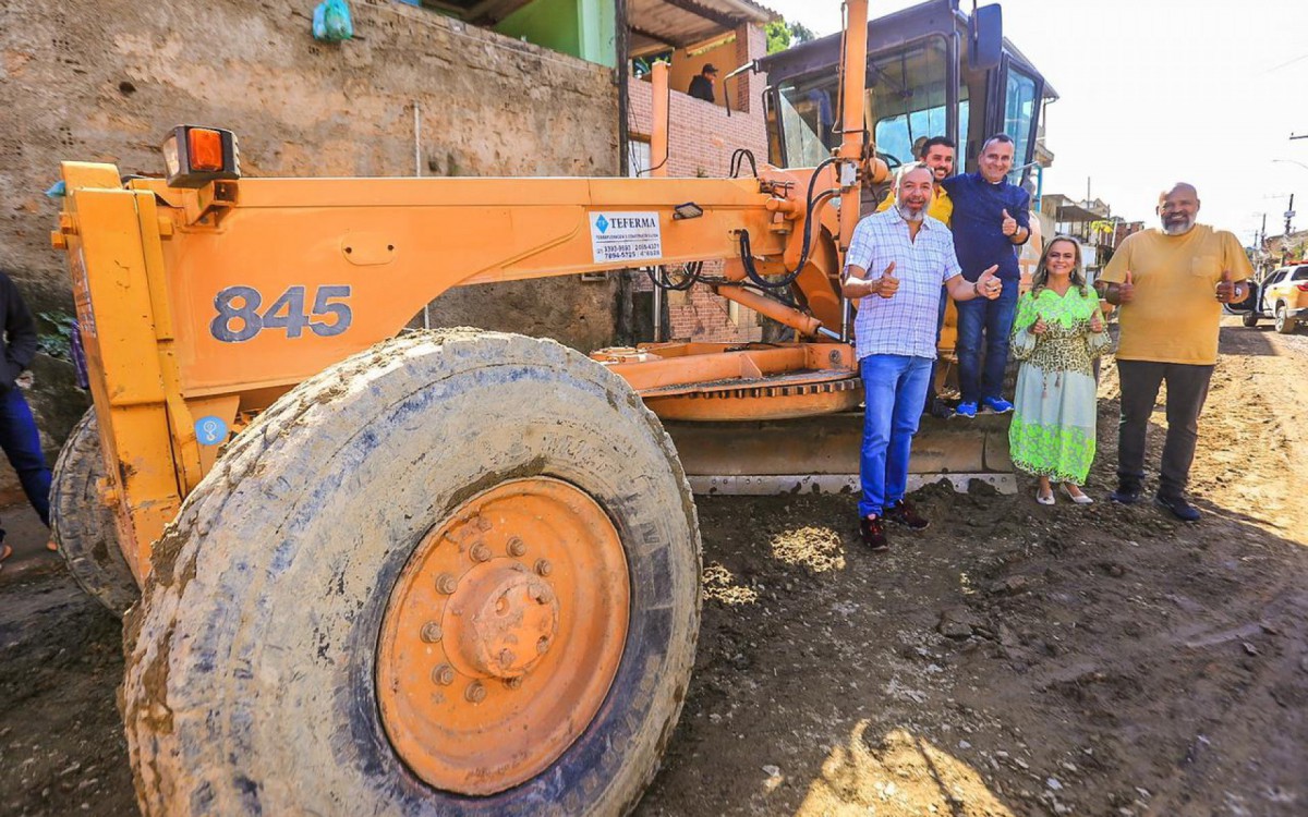 Prefeito Waguinho, vice Marcelo Canella e autoridades estiveram nos bairro Nova Aurora e S&atilde;o Francisco de Assis para o lan&ccedil;amento de obras