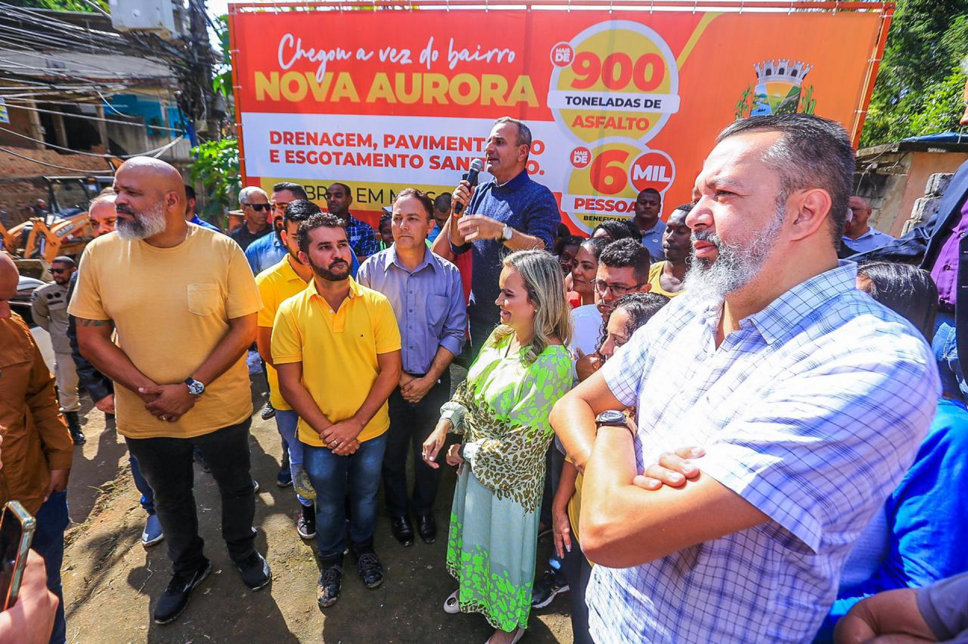 Prefeito Waguinho destacou que diversas ruas de Nova Aurora e S&atilde;o Francisco de Assis ser&atilde;o contempladas com obras - Rafael Barreto / PMBR